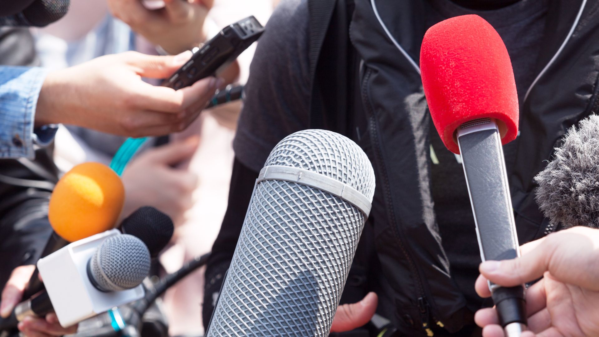 What to Do When Your Reputation Is at Risk: Managing a PR Crisis in Real Time